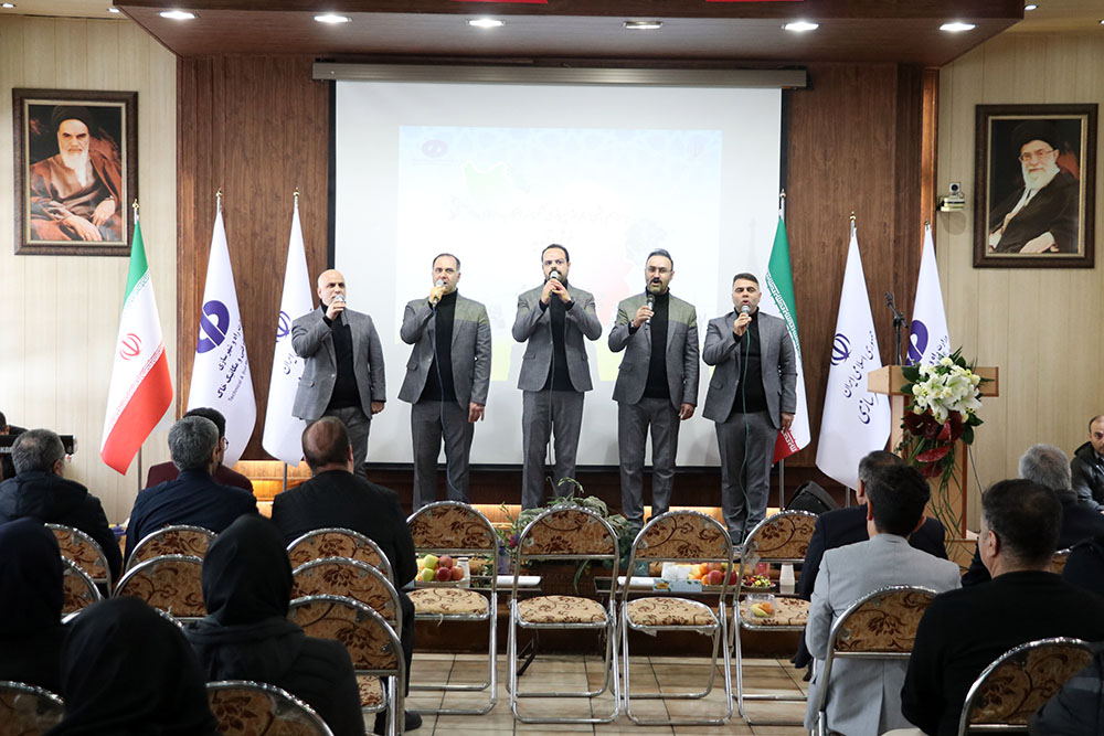 گزارش تصویری از برگزاری جشن انقلاب اسلامی در شرکت آزمایشگاه فنی و مکانیک خاک